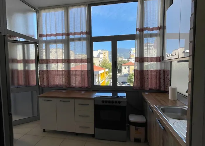 New Bazaar Terrace 地拉那